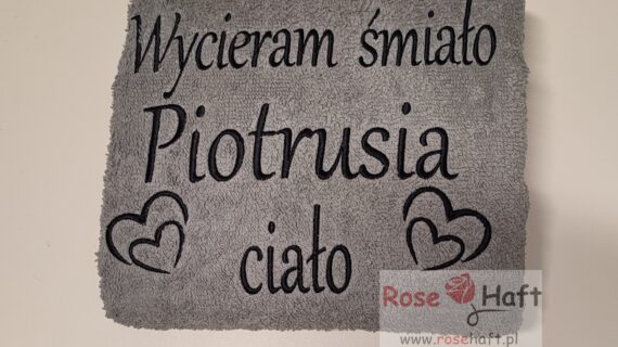 Dzień Mężczyzny Ręcznik z haftowanym imieniem dedykacją napisem  - 70 x 140 cm