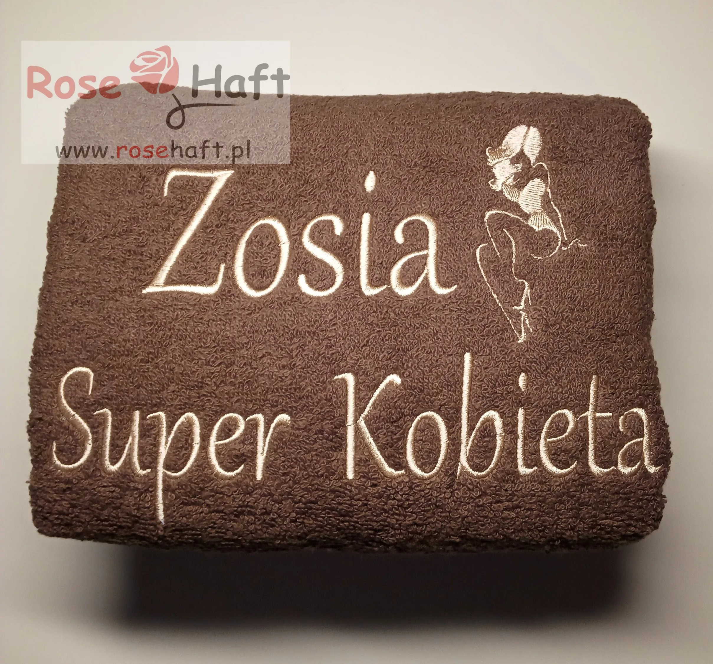 Dzień Kobiet Prezent Ręcznik z haftowanym napisem i grafiką - 70 x 140 cm - obrazek 6