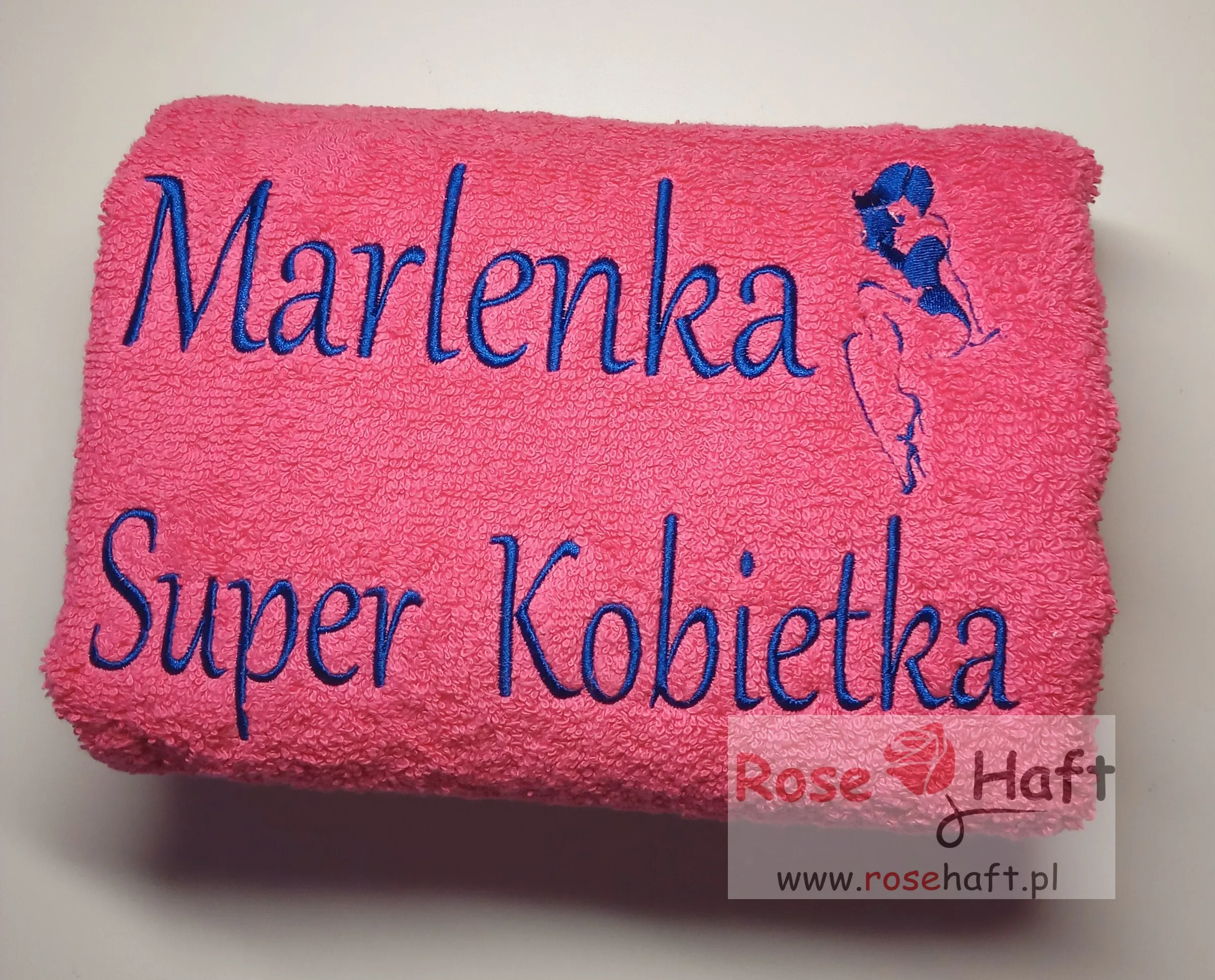 Dzień Kobiet Prezent Ręcznik z haftowanym napisem i grafiką - 70 x 140 cm - obrazek 8