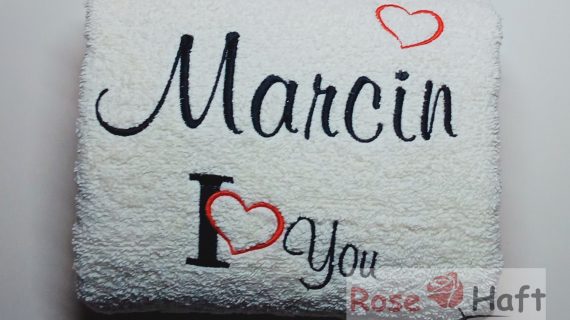 Prezent na Walentynki Ręcznik z haftowanym imieniem i grafiką - 70 x 140 cm