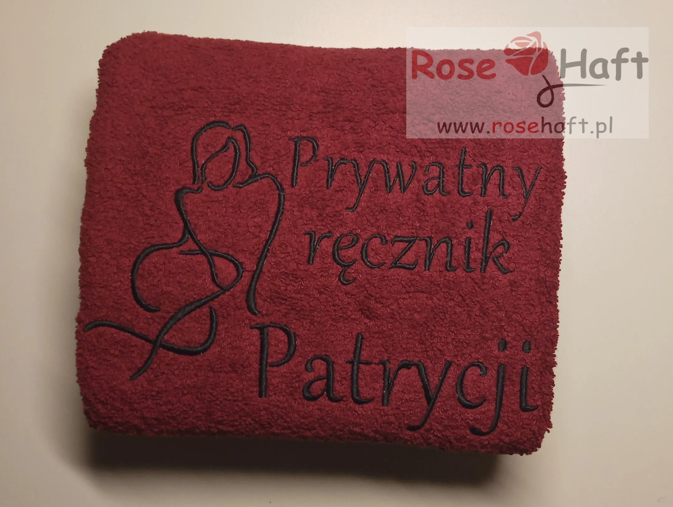 Dzień Kobiet Ręcznik z haftowanym imieniem i grafiką 70 x 140 cm - obrazek 2