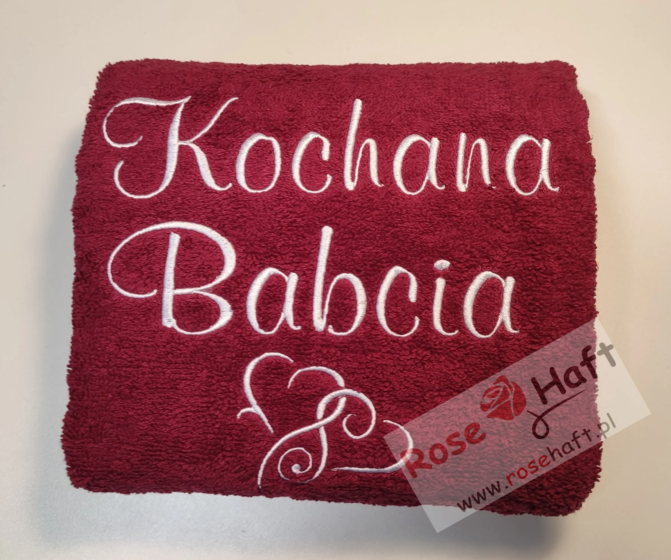 Ręcznik Prezent dla Babci z haftowanym napisem i dwoma sercami 70x140 cm